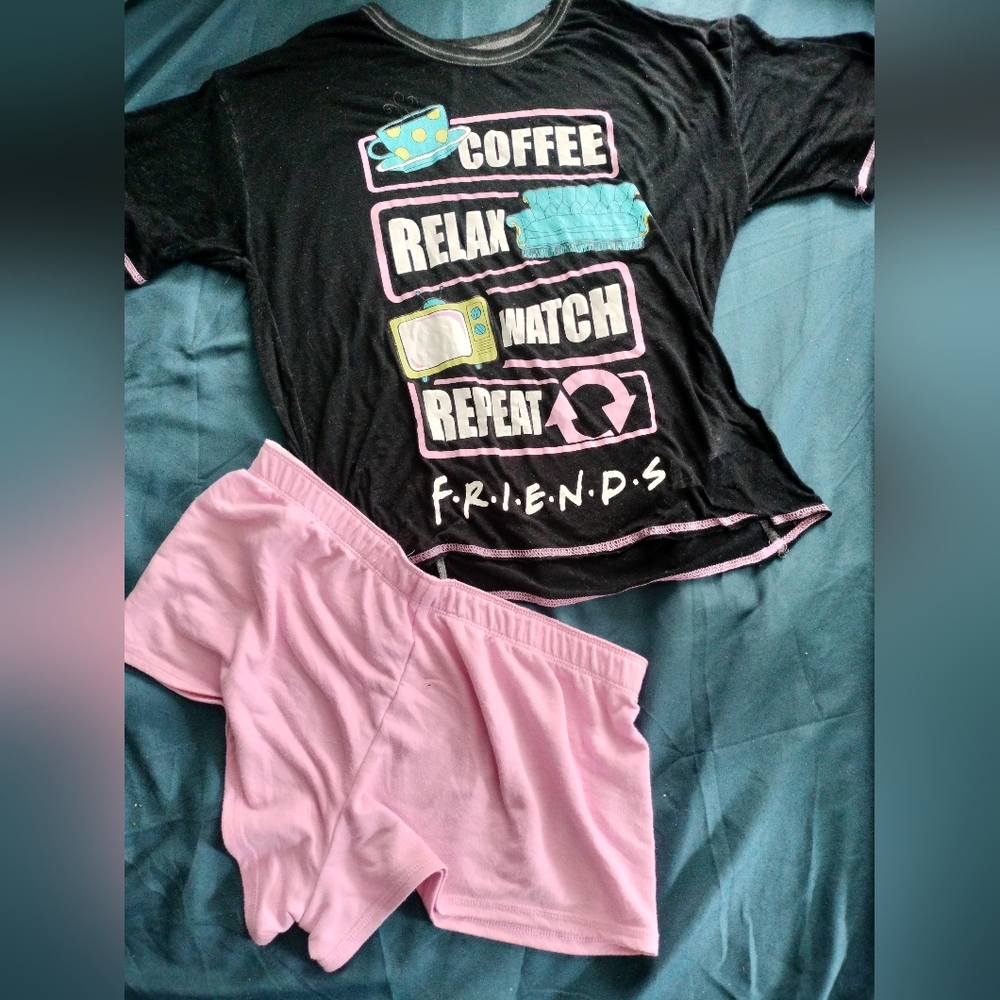 F.R.E.I.N.D.S shorts pajamas set